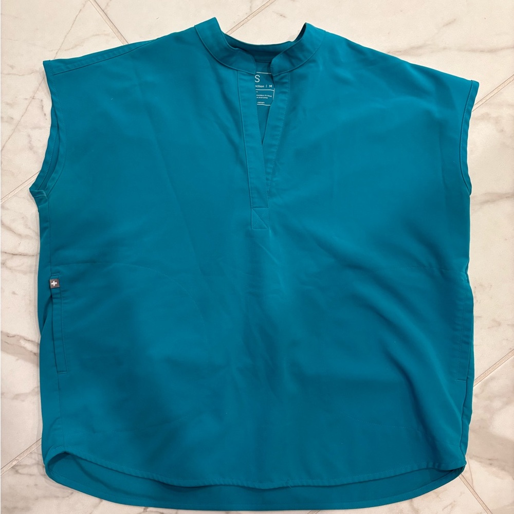 FIGS Women Rafaela Scrub Top